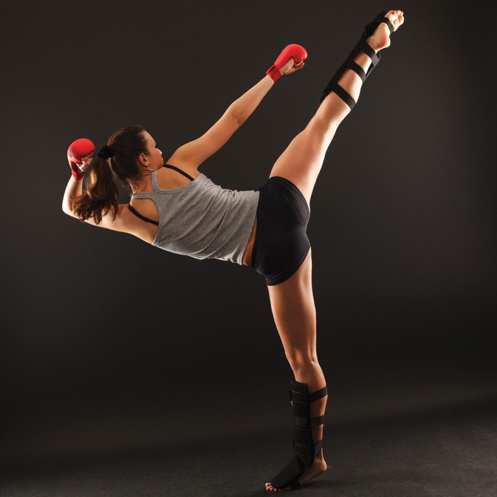 woman doing kickboxing
