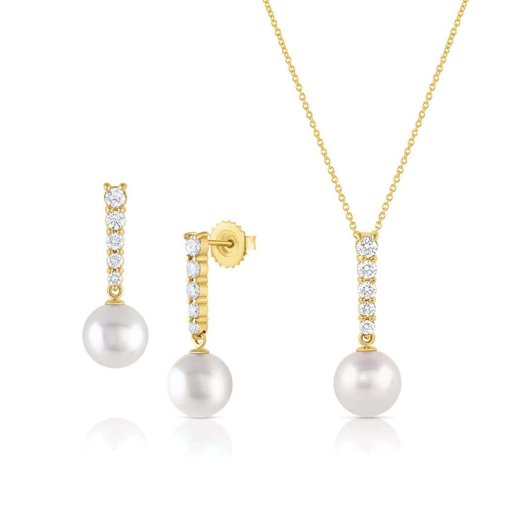 must have mother's day gift | pearl necklace and earring set