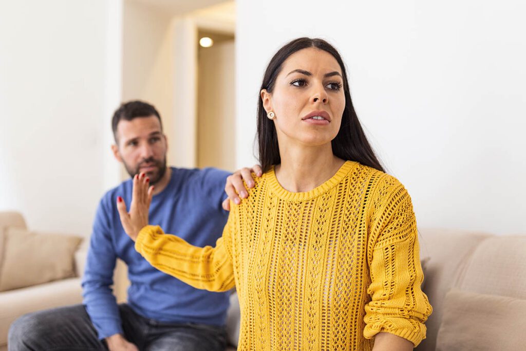 GIRL IGNORING MAN FOR BEING TOXIC