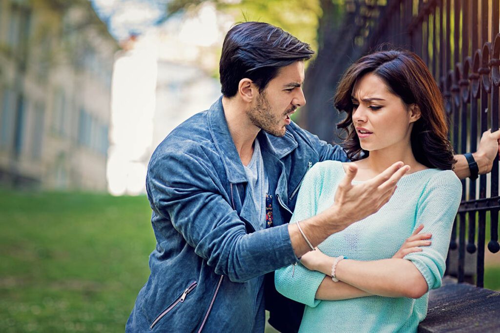 MAN TRAPPING HIS WOMAN BY TRYING TO MANSPLAIN HIMSELF OUT OF TROUBLE